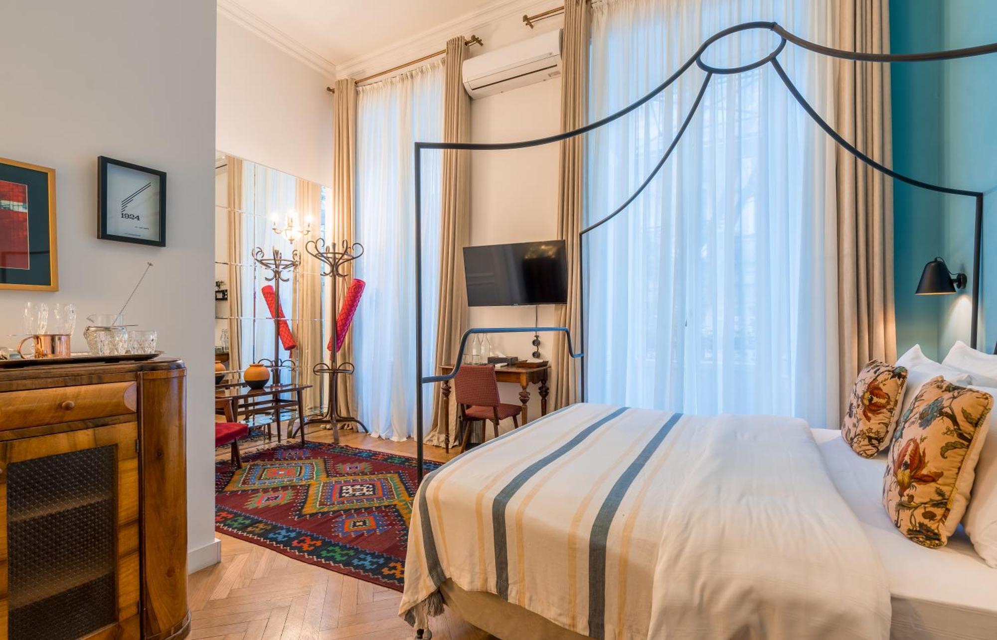 Communal Hotel Sololaki Tbilisi ภายนอก รูปภาพ